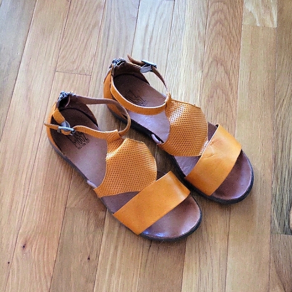 Miz Mooz Shoes - Miz Mooz Mari Sandal - Ochre -  39EU / 8.5/9US